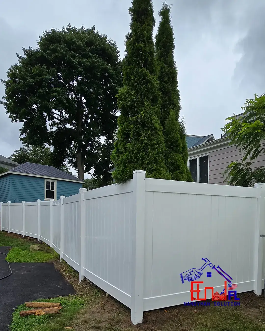 http://FL-Handyman-Solution---Build-Vinyl-Fance-25-09-24-4